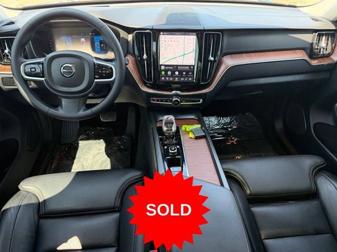 Used 2024 Volvo XC60 T8 Ultimate w/ Protection Package Premier AWD/4WD image 14