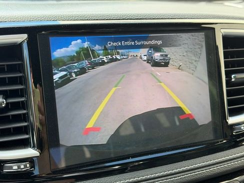Used 2026 Chrysler Pacifica Limited FWD image 16