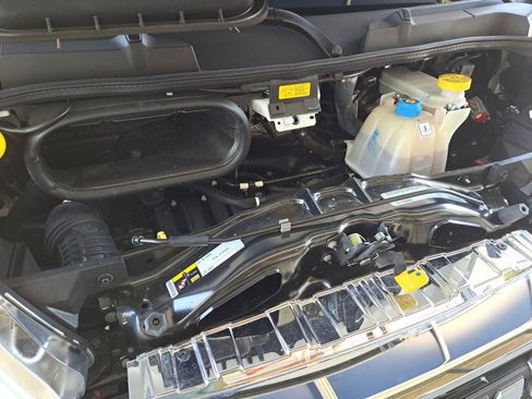 Used 2025 RAM ProMaster 2500 w/ U-Haul Equipment Group FWD image 28