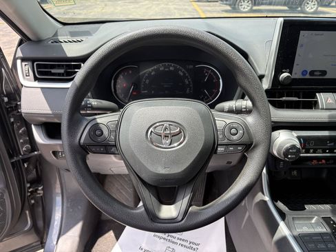 Used 2025 Toyota RAV4 XLE AWD/4WD image 15