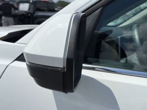 Used 2025 Volkswagen Atlas SE FWD image 29