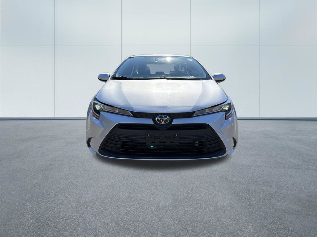 Used 2023 Toyota Corolla LE FWD image 3