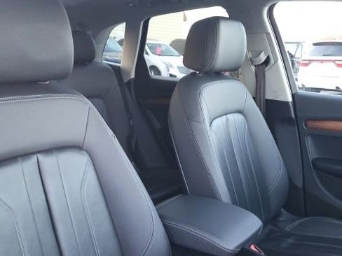 Used 2023 Audi Q5 2.0T Premium image 16