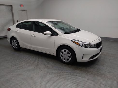 Used 2017 Kia Forte LX image 11