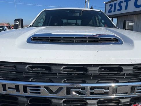 Used 2022 Chevrolet Silverado 3500 LT w/ Convenience Package AWD/4WD image 3