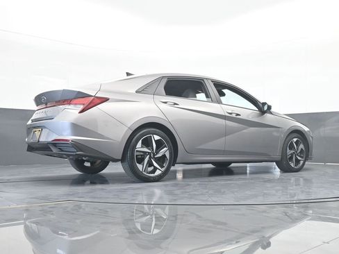 Used 2023 Hyundai Elantra SEL w/ Convenience Package image 61