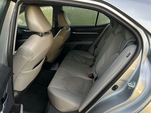 Used 2022 Toyota Camry SE image 13