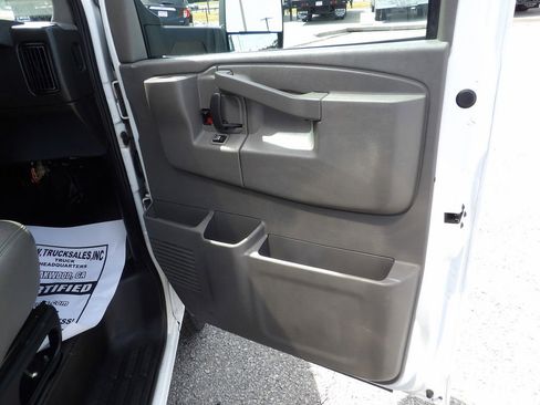 Used 2021 GMC Savana 3500 Extended w/ Power Convenience Package RWD image 25