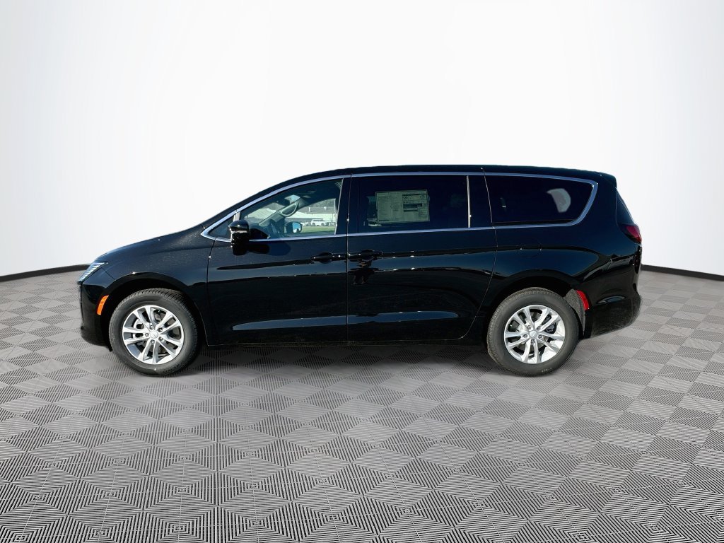 New 2027 Chrysler Pacifica Select AWD/4WD image 5