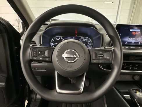 Used 2024 Nissan Rogue S AWD/4WD image 7
