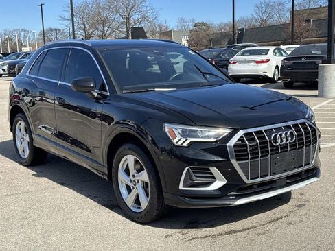 Used 2022 Audi Q3 2.0T Premium Plus image 3