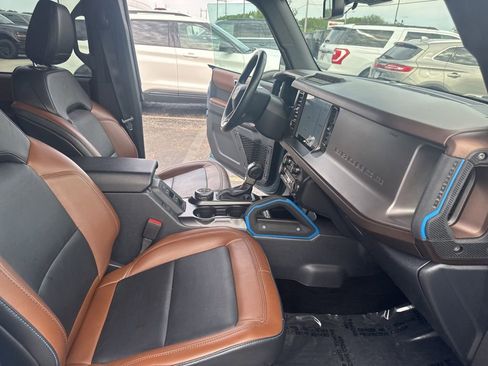 Used 2022 Ford Bronco Outer Banks w/ Sasquatch Package AWD/4WD image 36