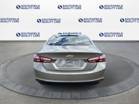 Used 2022 Chevrolet Malibu LT FWD image 5