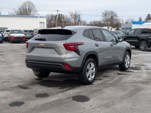 New 2026 Chevrolet Trax LS image 8