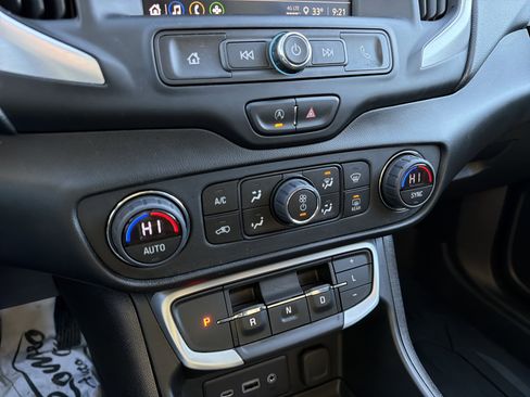 Used 2022 GMC Terrain SLE w/ Driver Convenience Package image 21