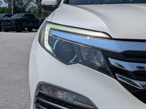 Used 2018 Honda Pilot Elite image 9