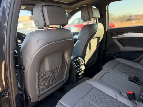 Used 2018 Audi SQ5 Prestige w/ Prestige Package image 17