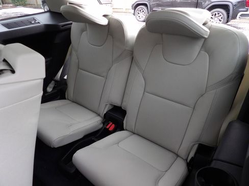 New 2026 Volvo XC90 T8 Ultra w/ Protection Package Premier AWD/4WD image 25