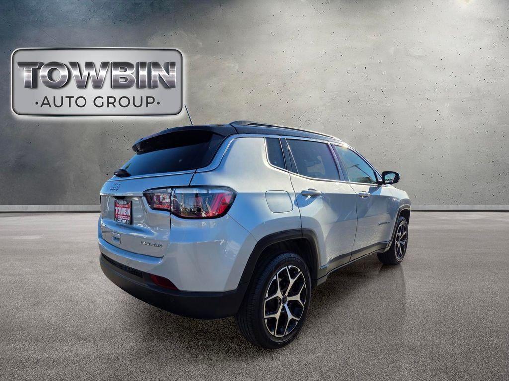 Used 2025 Jeep Compass Limited AWD/4WD image 4
