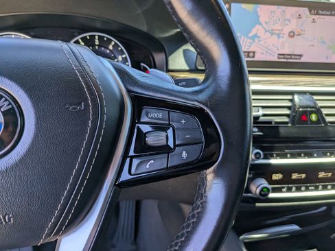 Used 2019 BMW 530i w/ Premium Package RWD image 30