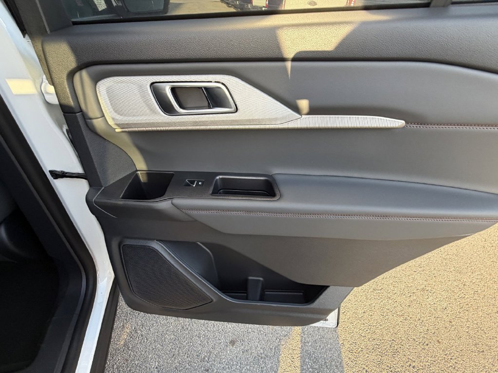 New 2026 Ford Explorer Active w/ Active Comfort Package RWD image 19