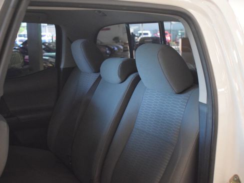 Used 2017 Toyota Tacoma SR5 image 63