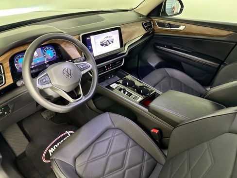 Used 2024 Volkswagen Atlas SE AWD/4WD image 19
