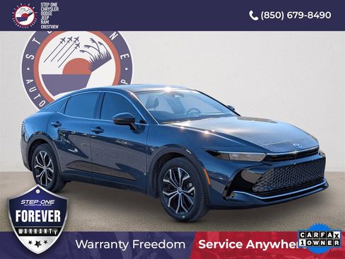 Used 2025 Toyota Crown XLE image 1