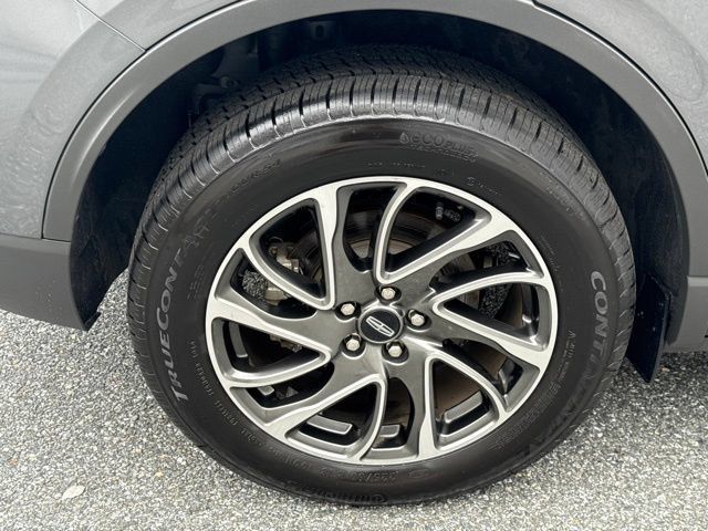 Used 2021 Lincoln Corsair AWD w/ Equipment Group 101A image 23