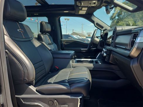 Used 2024 Ford F250 Platinum w/ FX4 Off-Road Package image 29