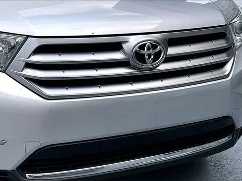 Used 2012 Toyota Highlander SE image 31