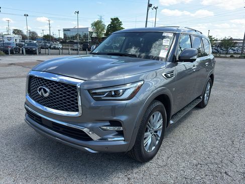 Used 2019 INFINITI QX80 Luxe w/ All-Season Package image 3