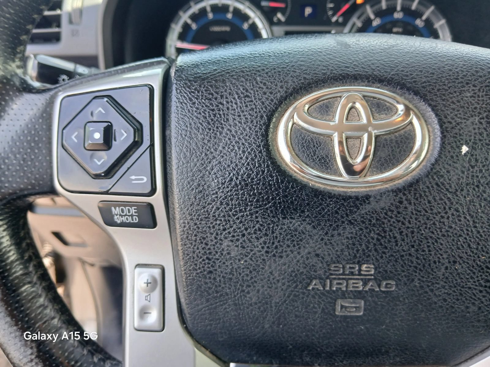 Used 2017 Toyota 4Runner SR5 AWD/4WD image 23