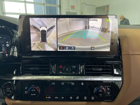 New 2026 Nissan Pathfinder Platinum image 12