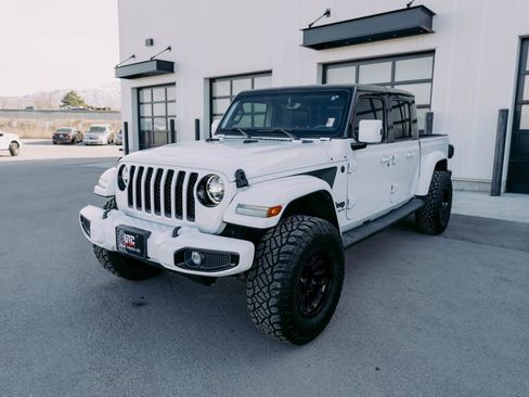 Used 2021 Jeep Gladiator Overland image 3
