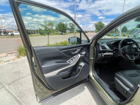 Used 2023 Subaru Forester Limited AWD/4WD image 10