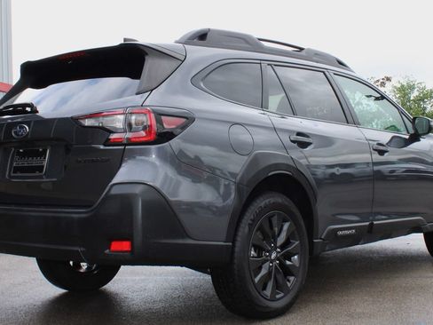 Used 2025 Subaru Outback Onyx Edition AWD/4WD image 12