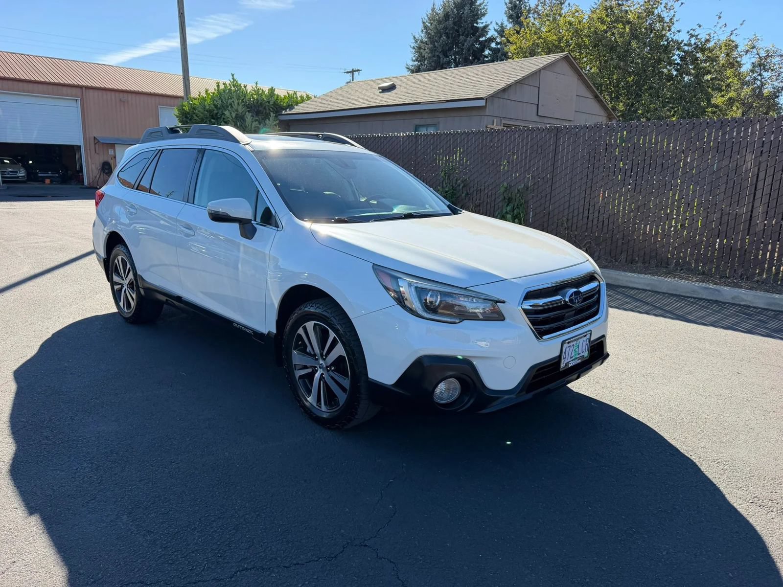 Used 2019 Subaru Outback 3.6R Limited w/ Popular Package #2 AWD/4WD image 3