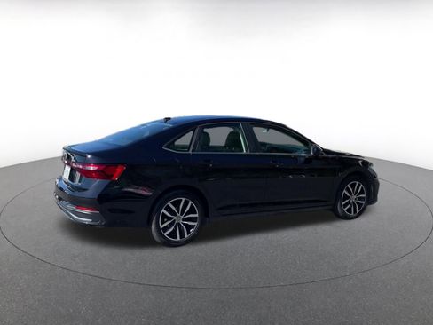 Used 2025 Volkswagen Jetta SE image 15