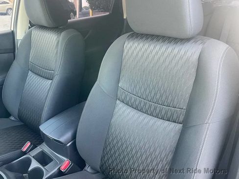 Used 2018 Nissan Rogue S FWD image 9