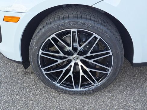 Used 2026 Porsche Macan AWD/4WD image 14