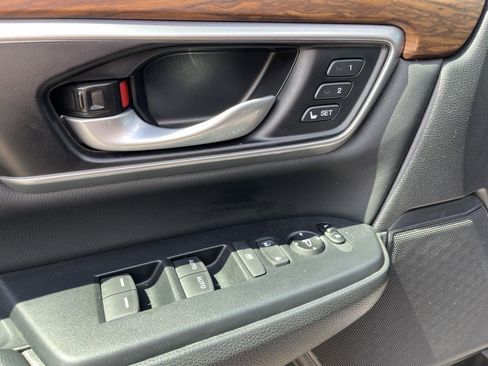 Used 2022 Honda CR-V Touring image 19