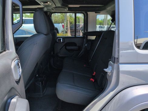 Used 2022 Jeep Wrangler Unlimited Sport AWD/4WD image 14
