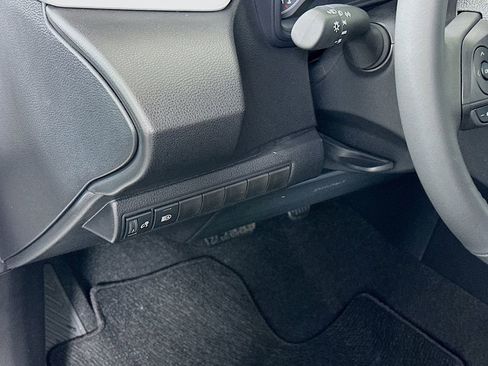 Used 2025 Toyota Corolla SE image 10