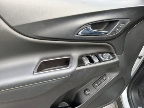 Used 2022 Chevrolet Equinox Premier w/ LPO, Floor Liner Package image 15