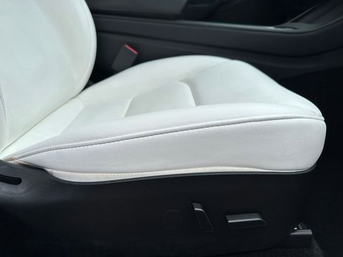 Used 2022 Tesla Model Y Performance image 39