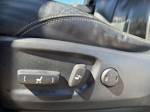 Used 2016 Toyota 4Runner Limited image 9