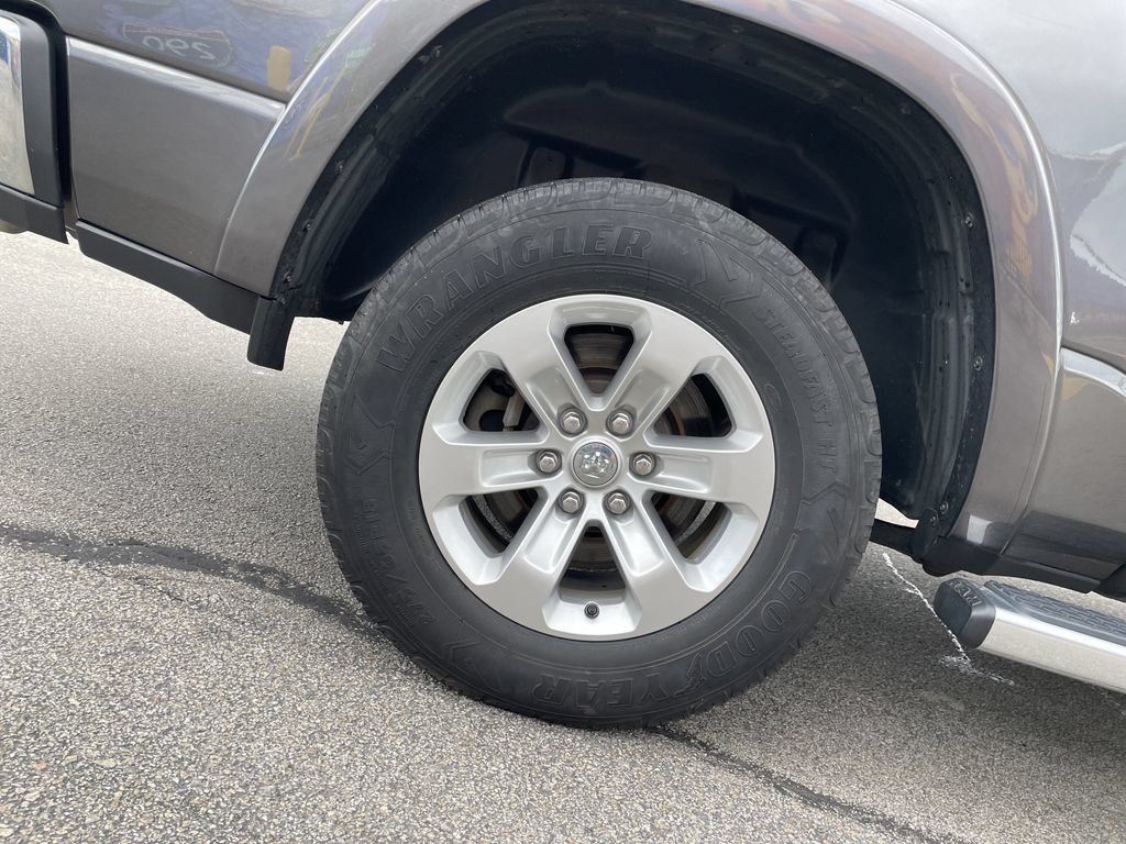 Used 2021 RAM 1500 Laramie AWD/4WD image 12