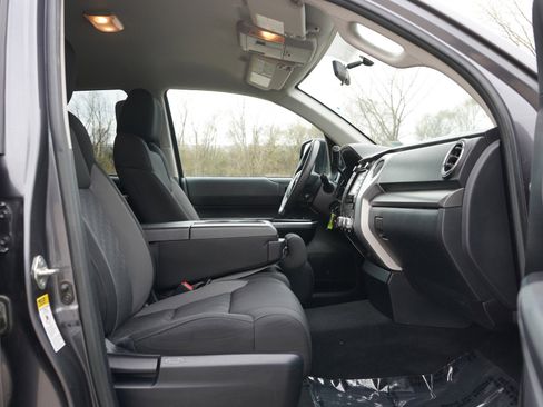 Used 2017 Toyota Tundra SR5 image 11
