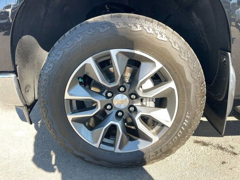 Used 2024 Chevrolet Silverado 1500 LT w/ Z71 Off-Road Package image 32